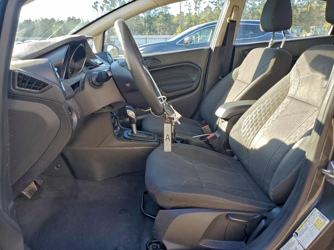2019 FORD FIESTA SE photo 13