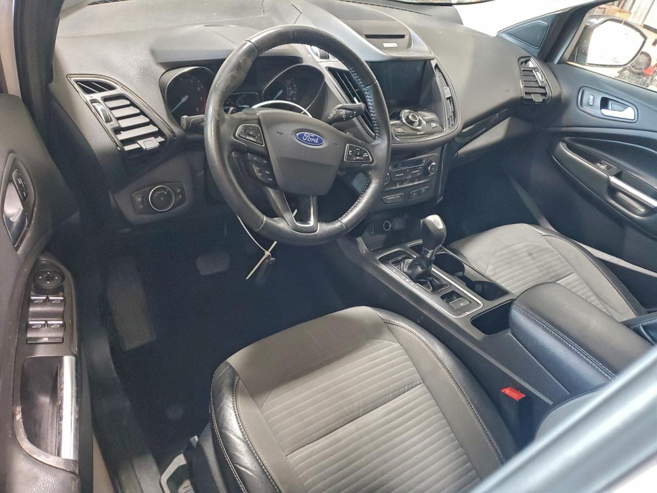 2017 FORD ESCAPE TITANIUM photo 8