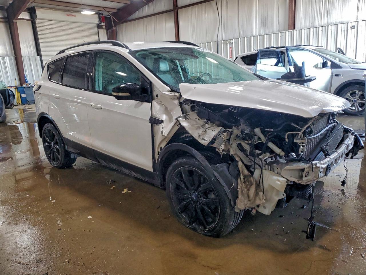 2017 FORD ESCAPE TITANIUM photo 4