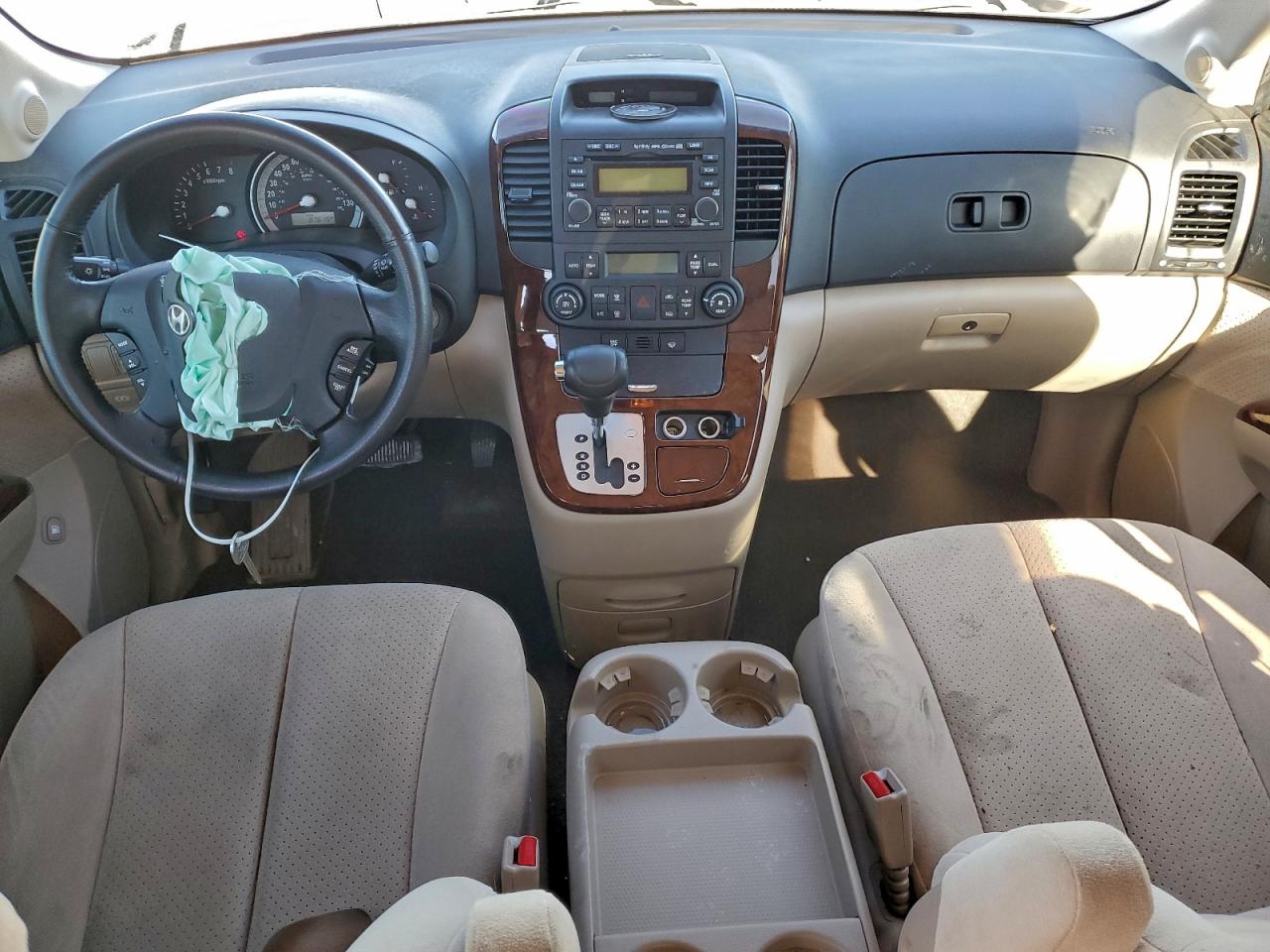 2008 HYUNDAI ENTOURAGE GLS photo 8