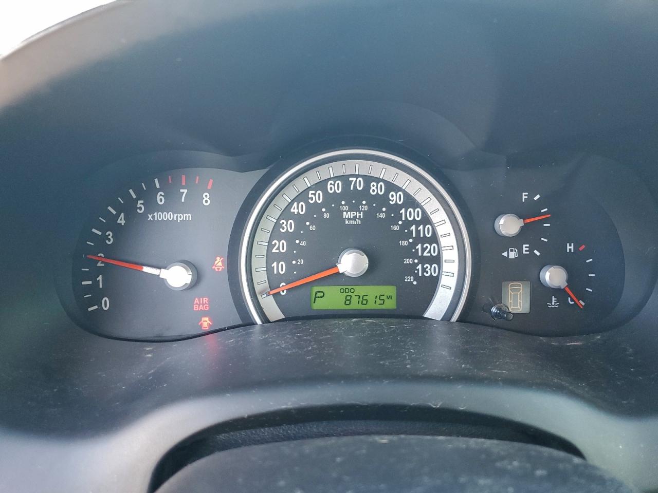 2008 HYUNDAI ENTOURAGE GLS photo 9