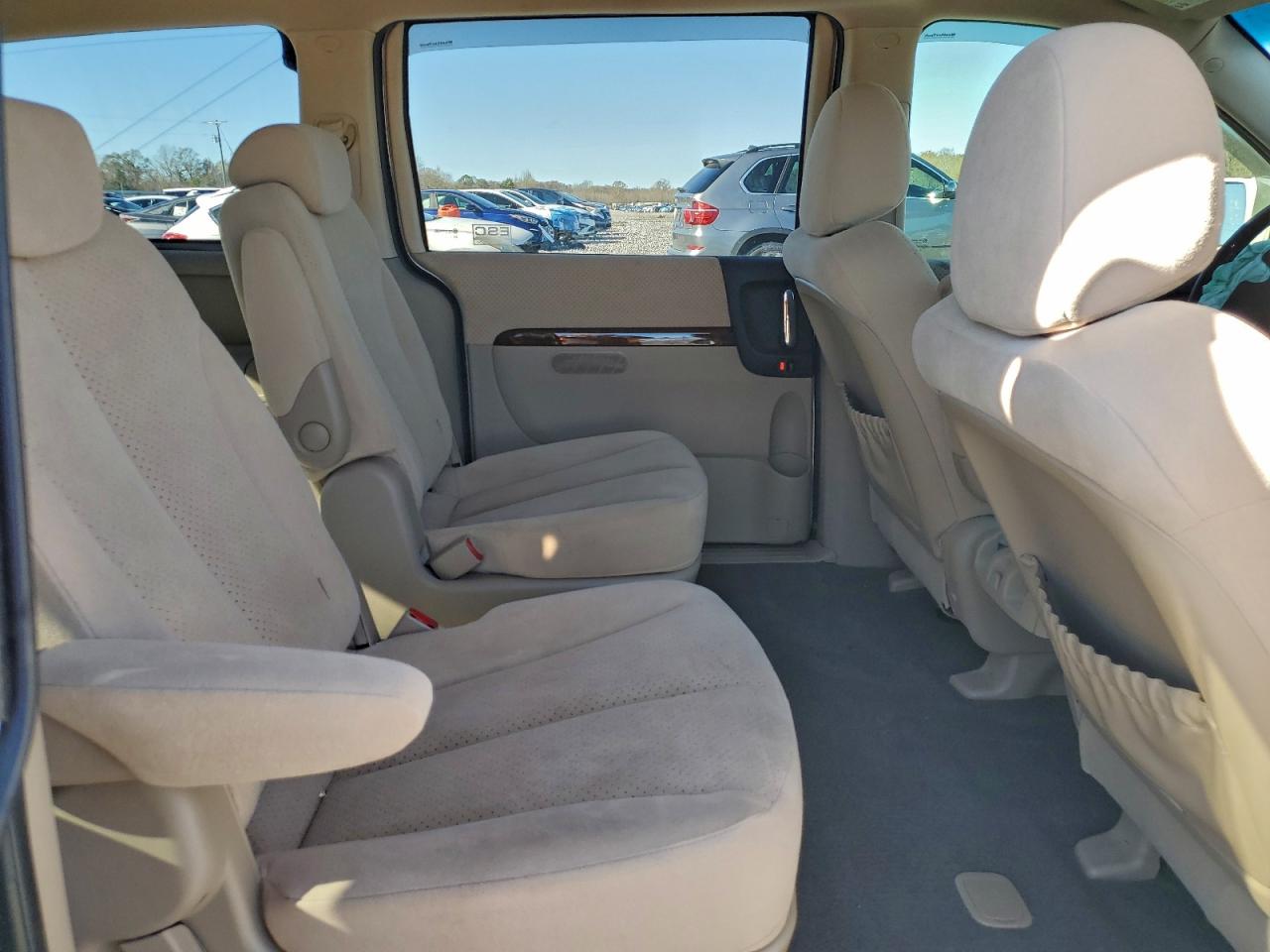 2008 HYUNDAI ENTOURAGE GLS photo 11