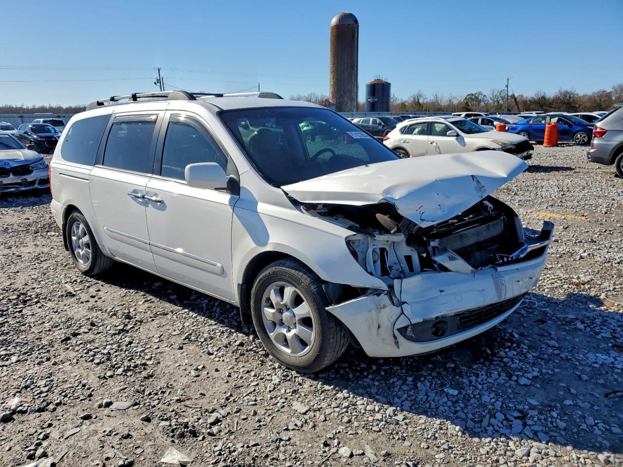 2008 HYUNDAI ENTOURAGE GLS photo 4