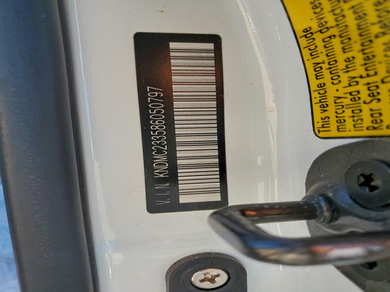 2008 HYUNDAI ENTOURAGE GLS photo 14