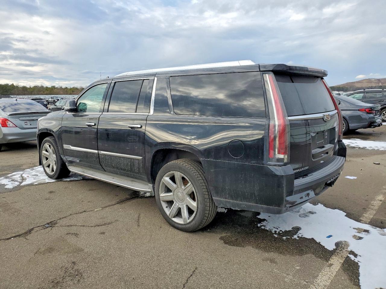 2015 CADILLAC ESCALADE ESV PREMIUM photo 2