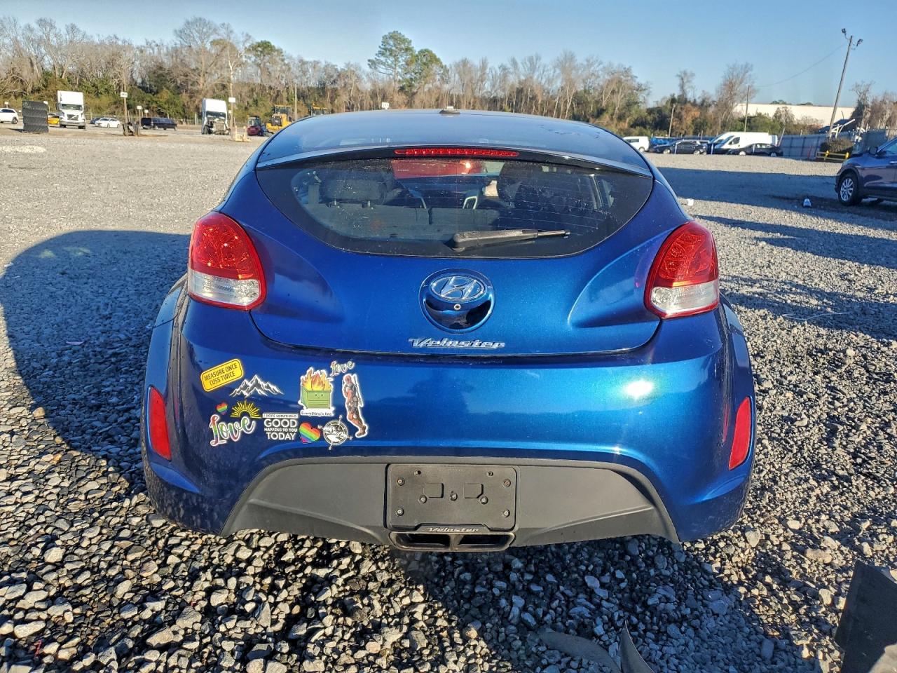 2017 HYUNDAI VELOSTER BASE photo 6