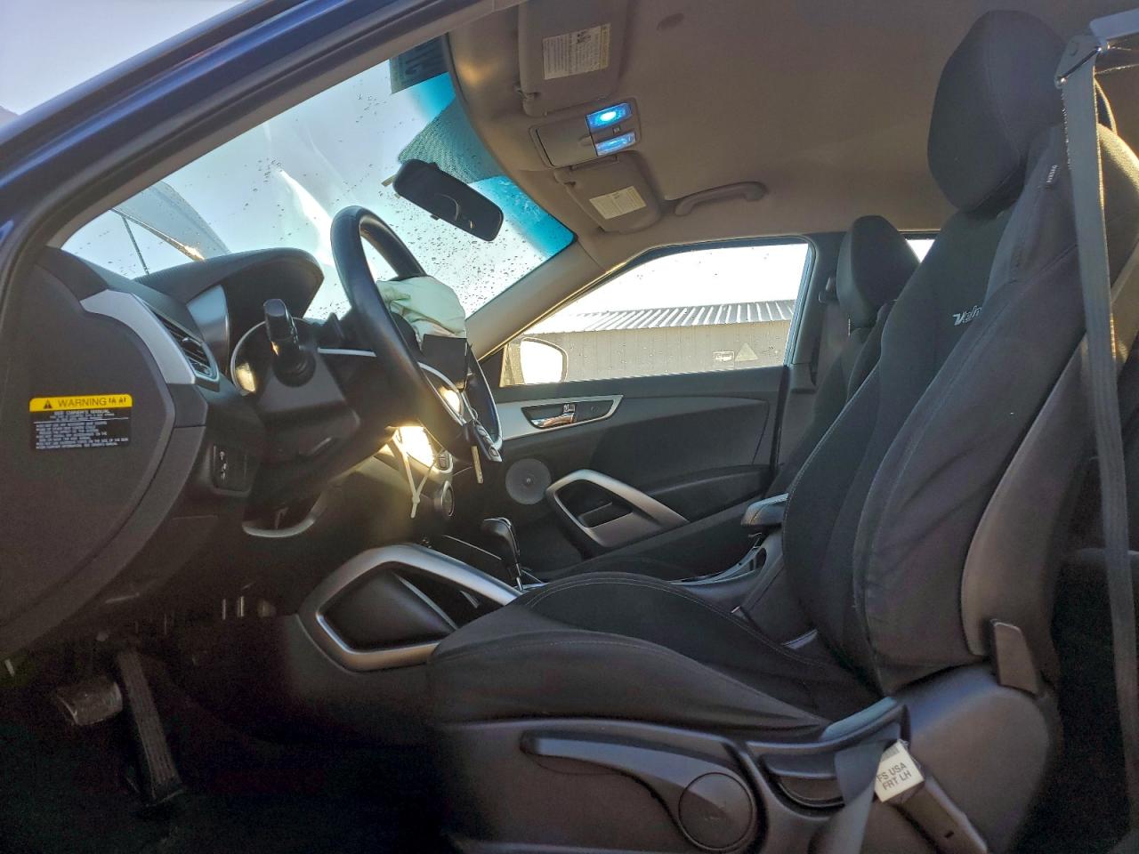 2017 HYUNDAI VELOSTER BASE photo 7