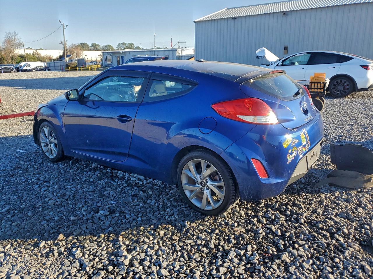 2017 HYUNDAI VELOSTER BASE photo 2