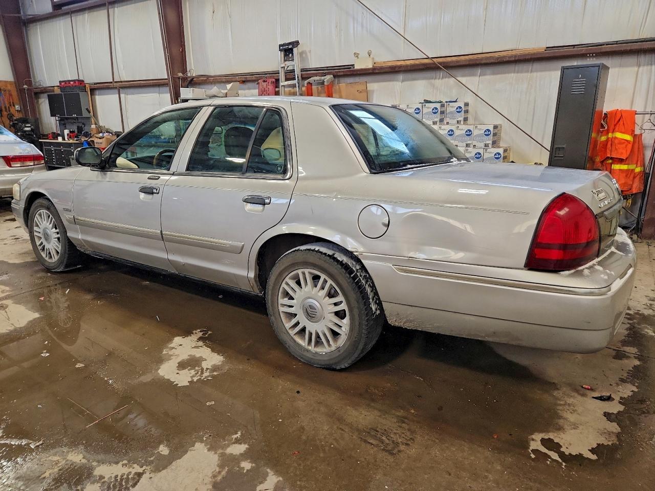 2008 MERCURY GRAND MARQUIS LS photo 2