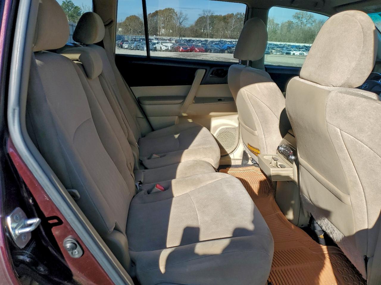 2012 TOYOTA HIGHLANDER BASE photo 11