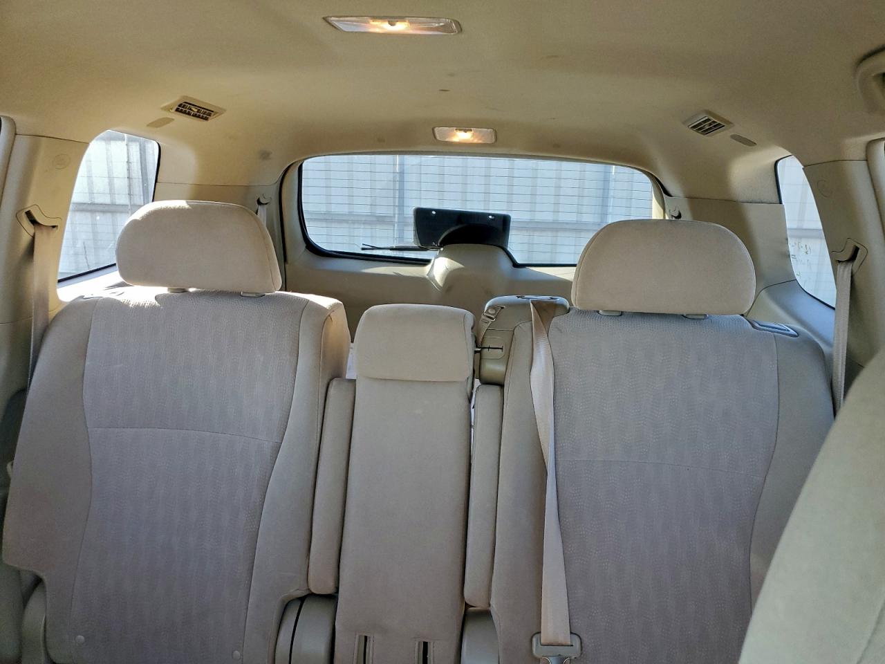 2012 TOYOTA HIGHLANDER BASE photo 10