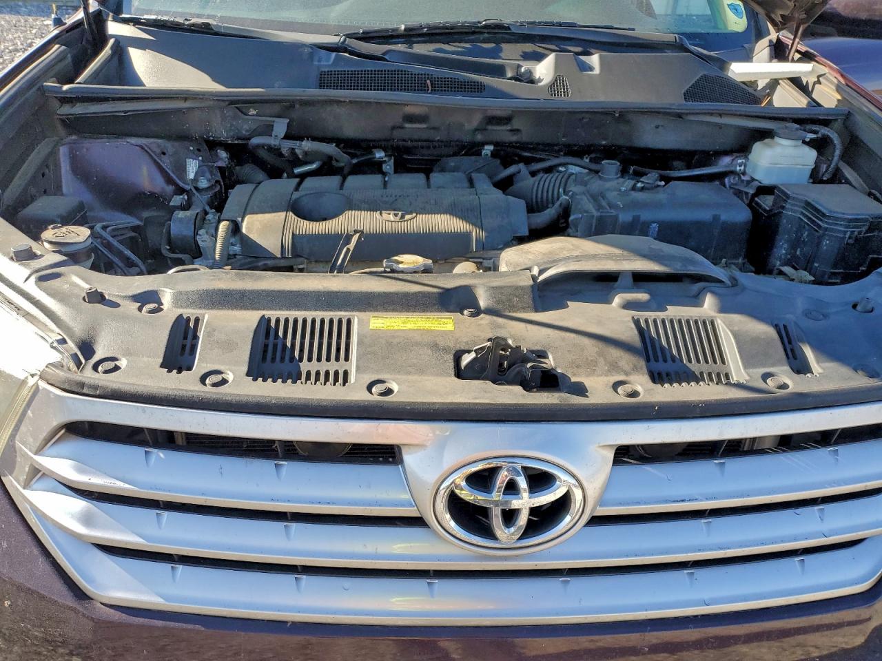 2012 TOYOTA HIGHLANDER BASE photo 12