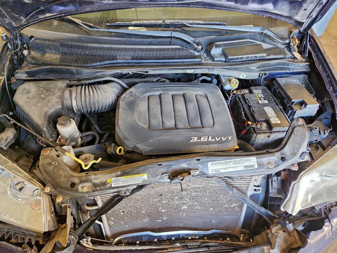 2012 CHRYSLER TOWN & COUNTRY TOURING photo 12