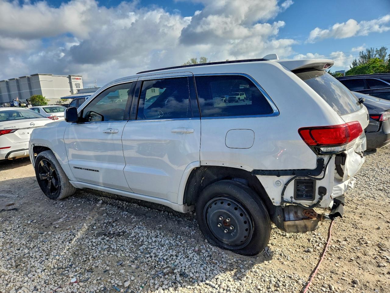 2015 JEEP GRAND CHEROKEE LAREDO photo 2