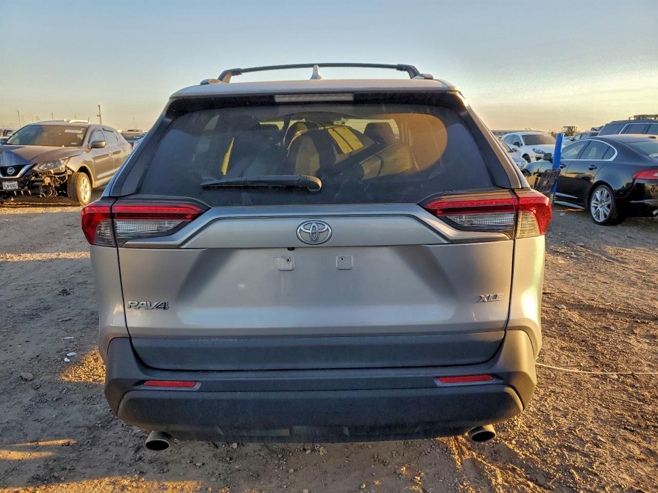 2021 TOYOTA RAV4 XLE PREMIUM photo 6