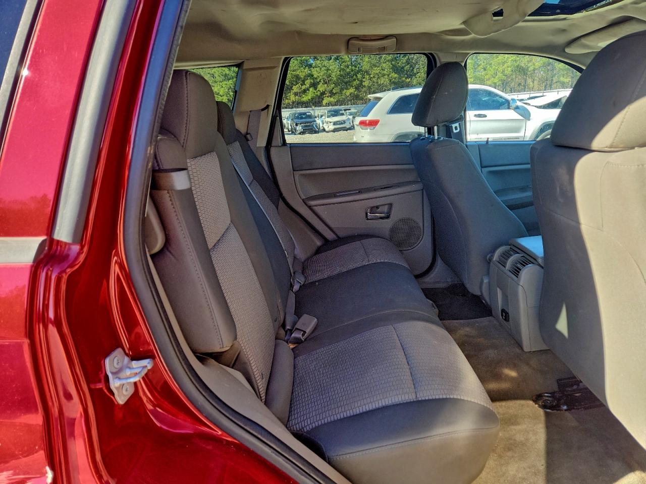 2010 JEEP GRAND CHEROKEE LAREDO photo 10