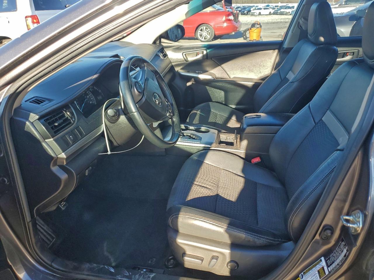 2014 TOYOTA CAMRY L photo 7