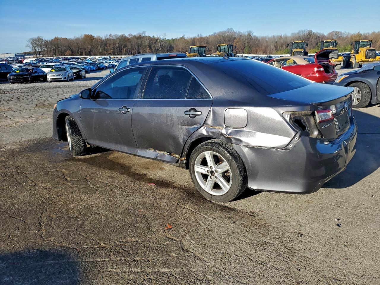 2014 TOYOTA CAMRY L photo 2