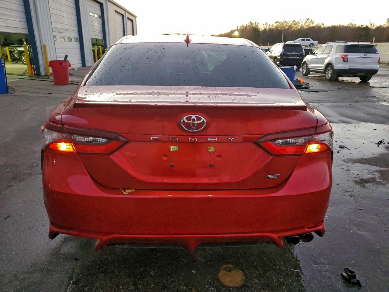 2021 TOYOTA CAMRY SE photo 6