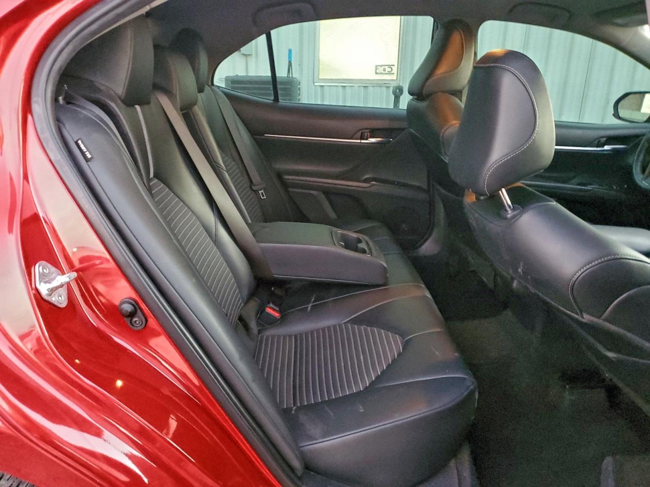 2021 TOYOTA CAMRY SE photo 10