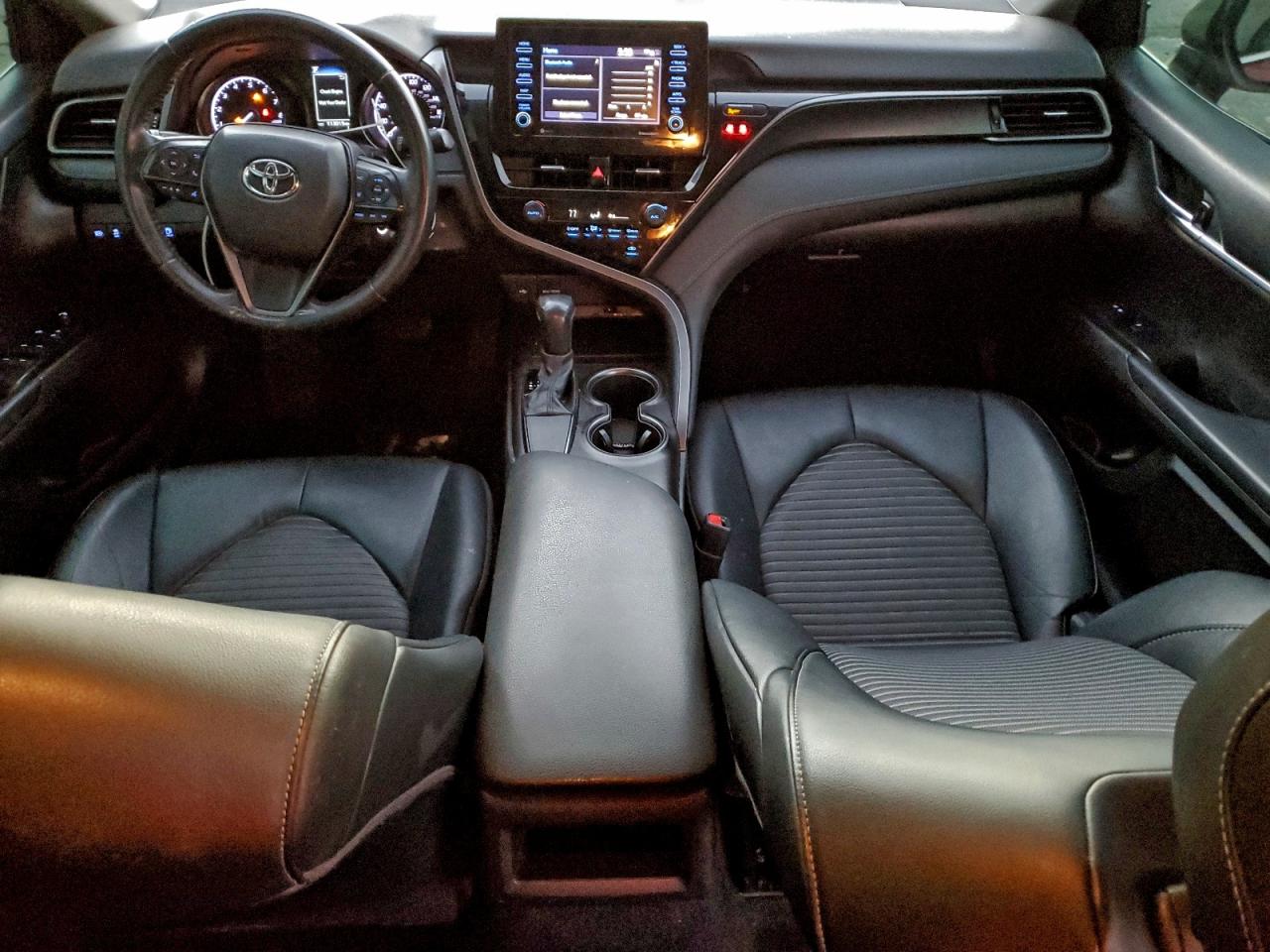 2021 TOYOTA CAMRY SE photo 8