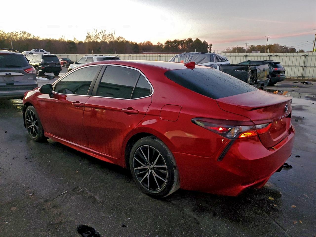2021 TOYOTA CAMRY SE photo 2