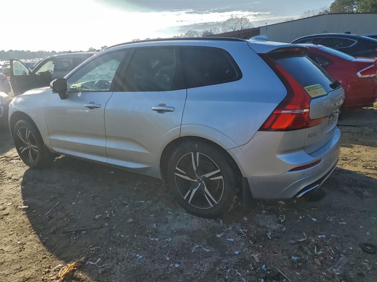 2020 VOLVO XC60 T5 R-DESIGN photo 2