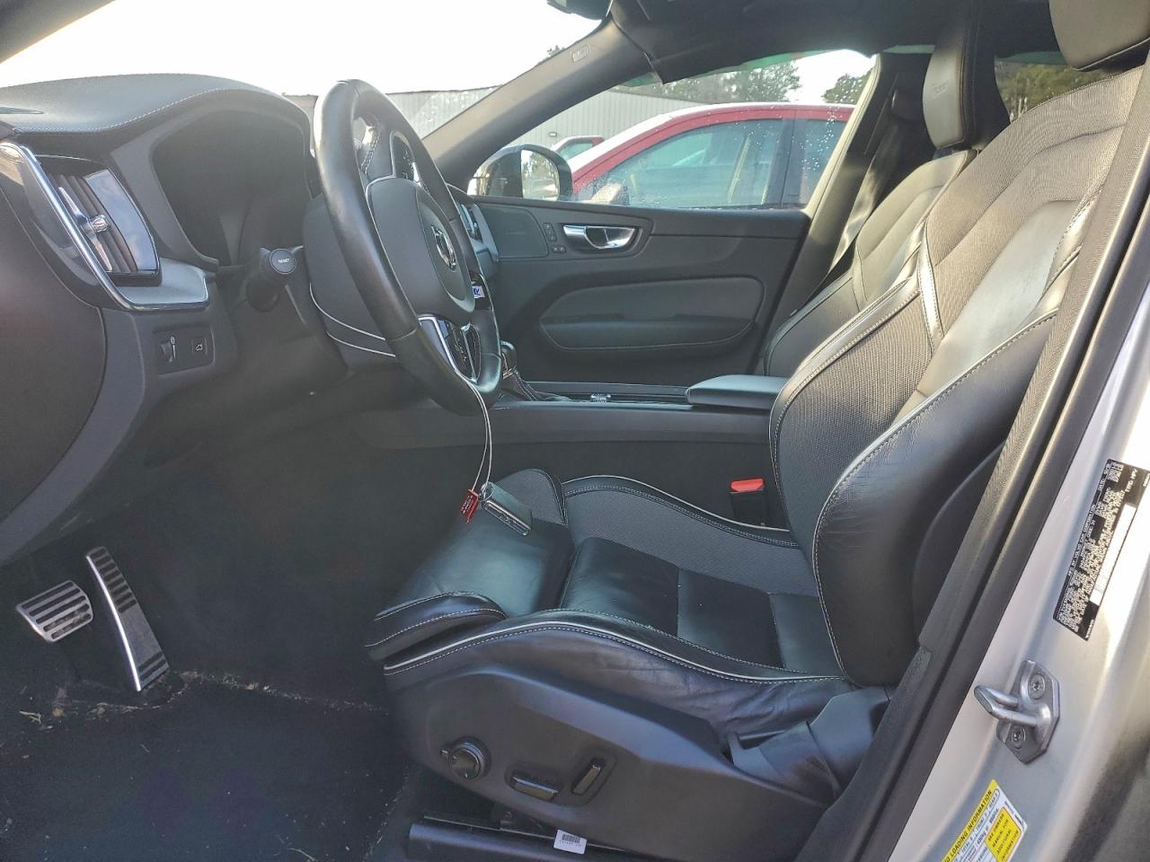 2020 VOLVO XC60 T5 R-DESIGN photo 7
