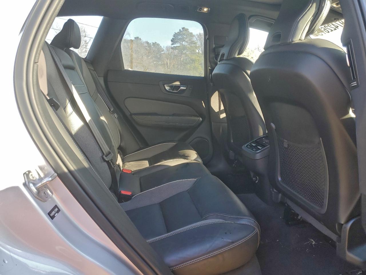 2020 VOLVO XC60 T5 R-DESIGN photo 11