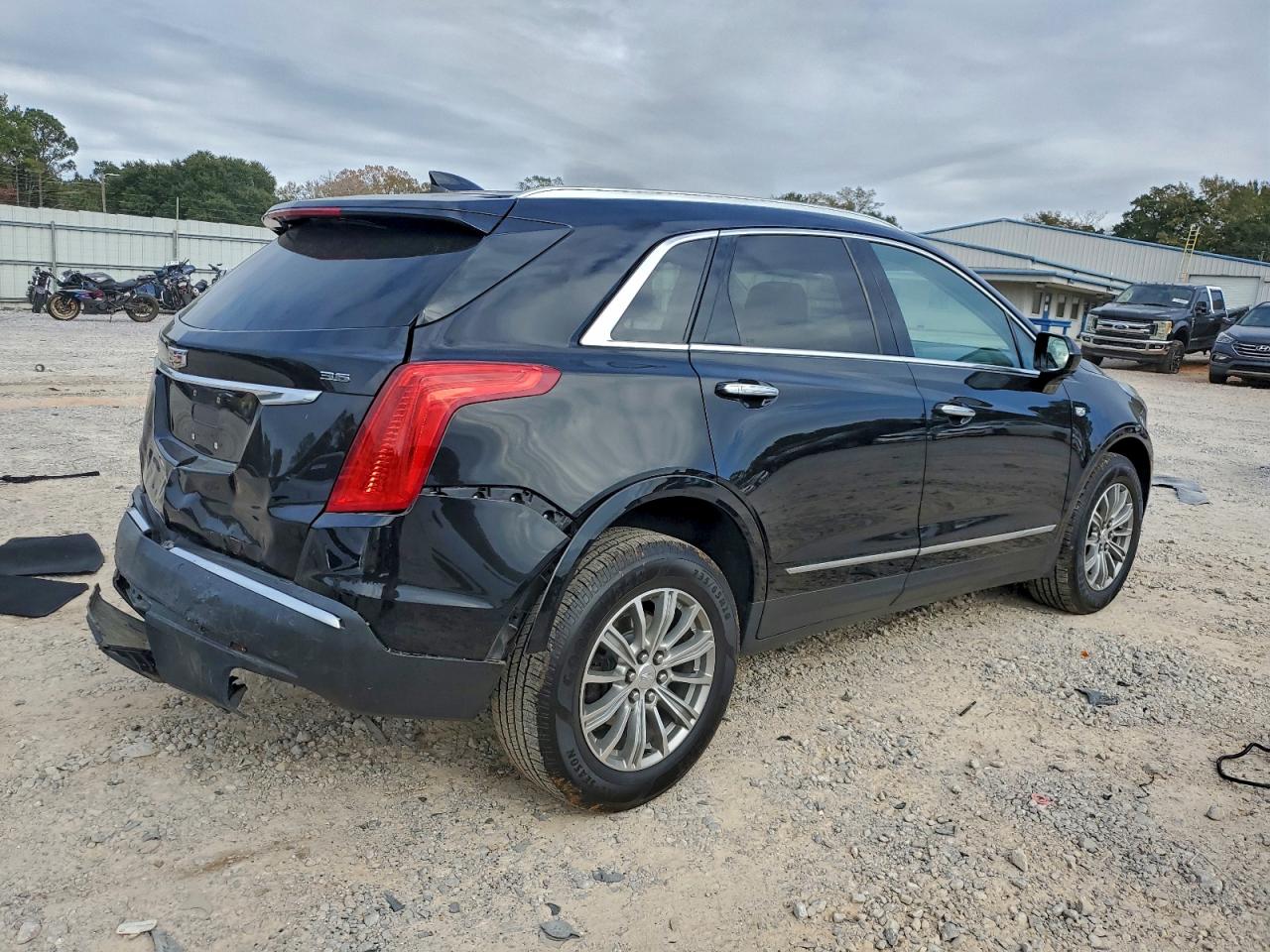 2017 CADILLAC XT5 LUXURY photo 3