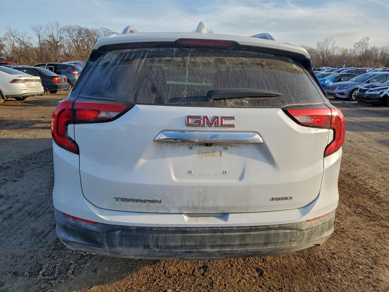 2019 GMC TERRAIN SLT photo 6