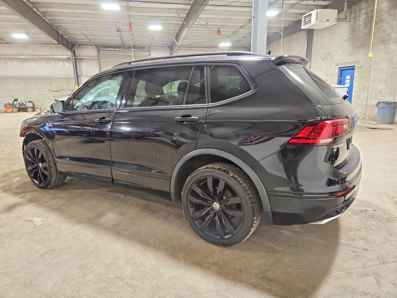 2021 VOLKSWAGEN TIGUAN SE photo 2
