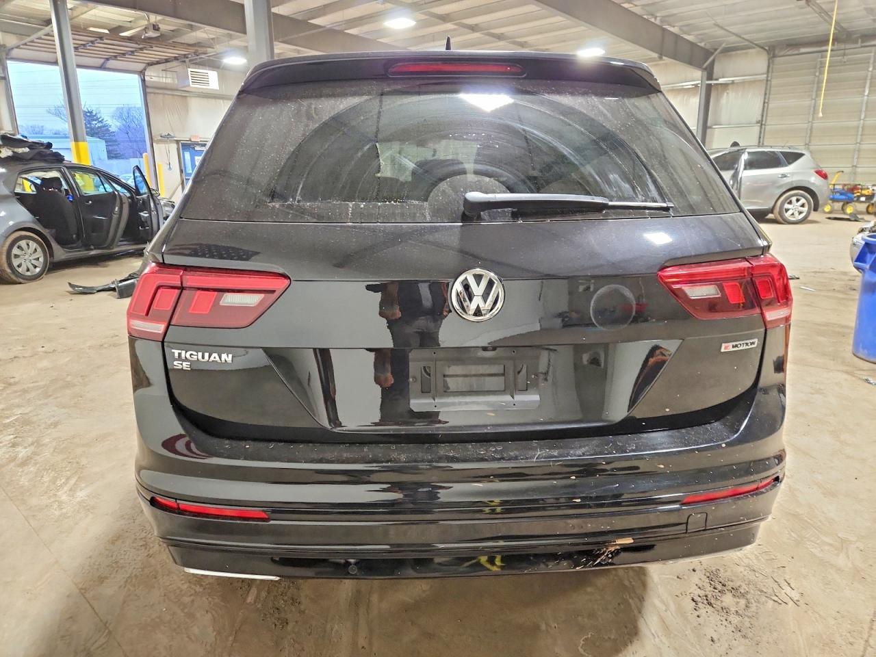 2021 VOLKSWAGEN TIGUAN SE photo 6