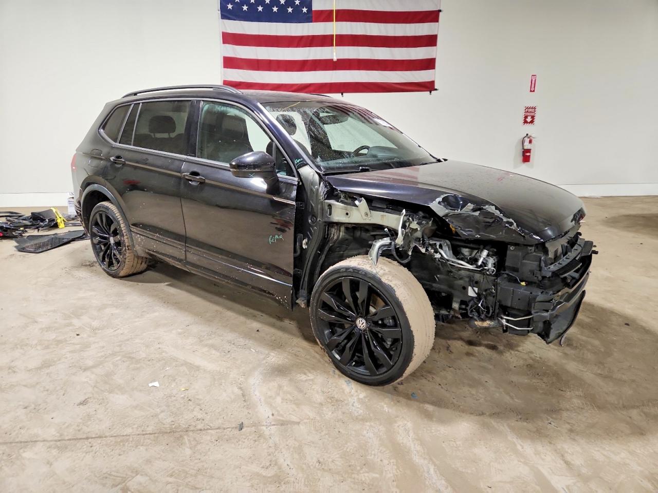 2021 VOLKSWAGEN TIGUAN SE photo 4