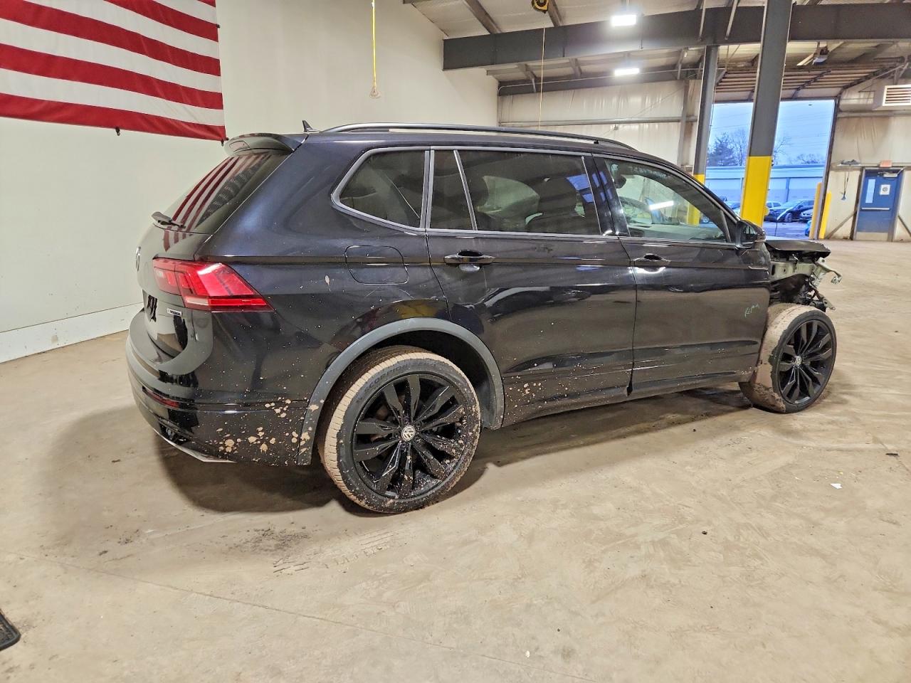 2021 VOLKSWAGEN TIGUAN SE photo 3