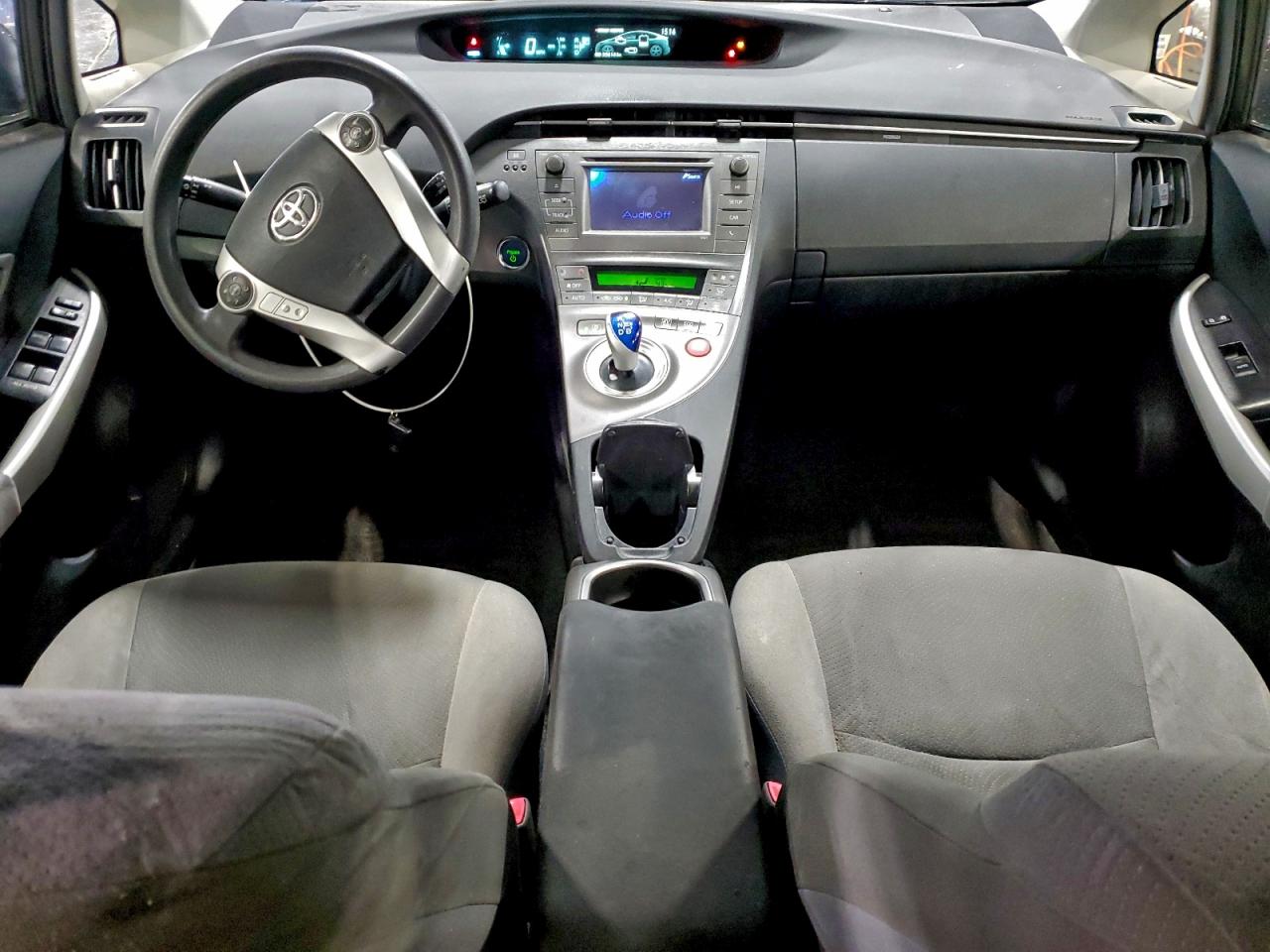 2012 TOYOTA PRIUS photo 8