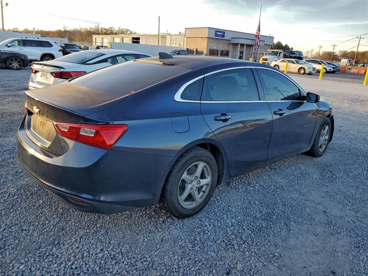2017 CHEVROLET MALIBU LS photo 3