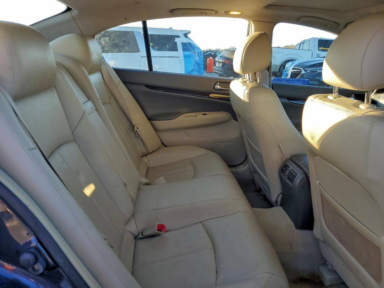 2010 INFINITI G37 photo 10