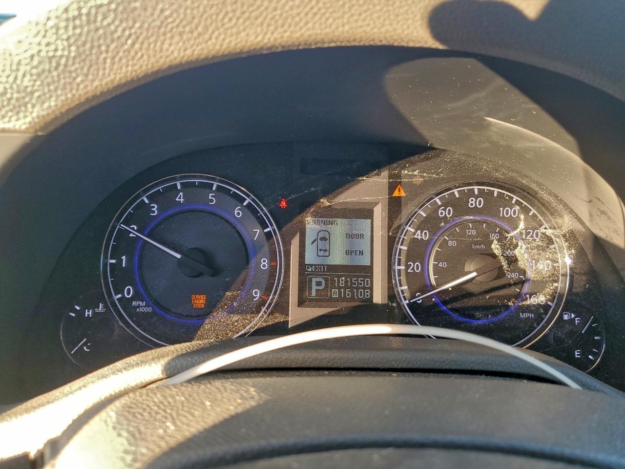 2010 INFINITI G37 photo 9