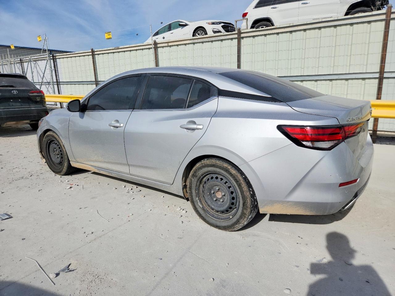 2022 NISSAN SENTRA S photo 2