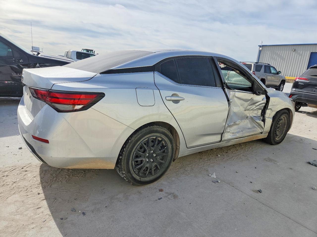 2022 NISSAN SENTRA S photo 3