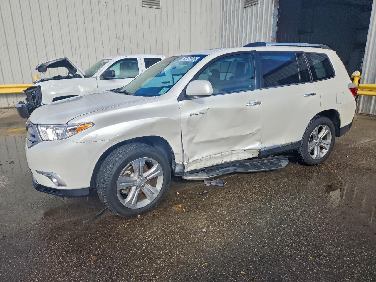 2013 TOYOTA HIGHLANDER
