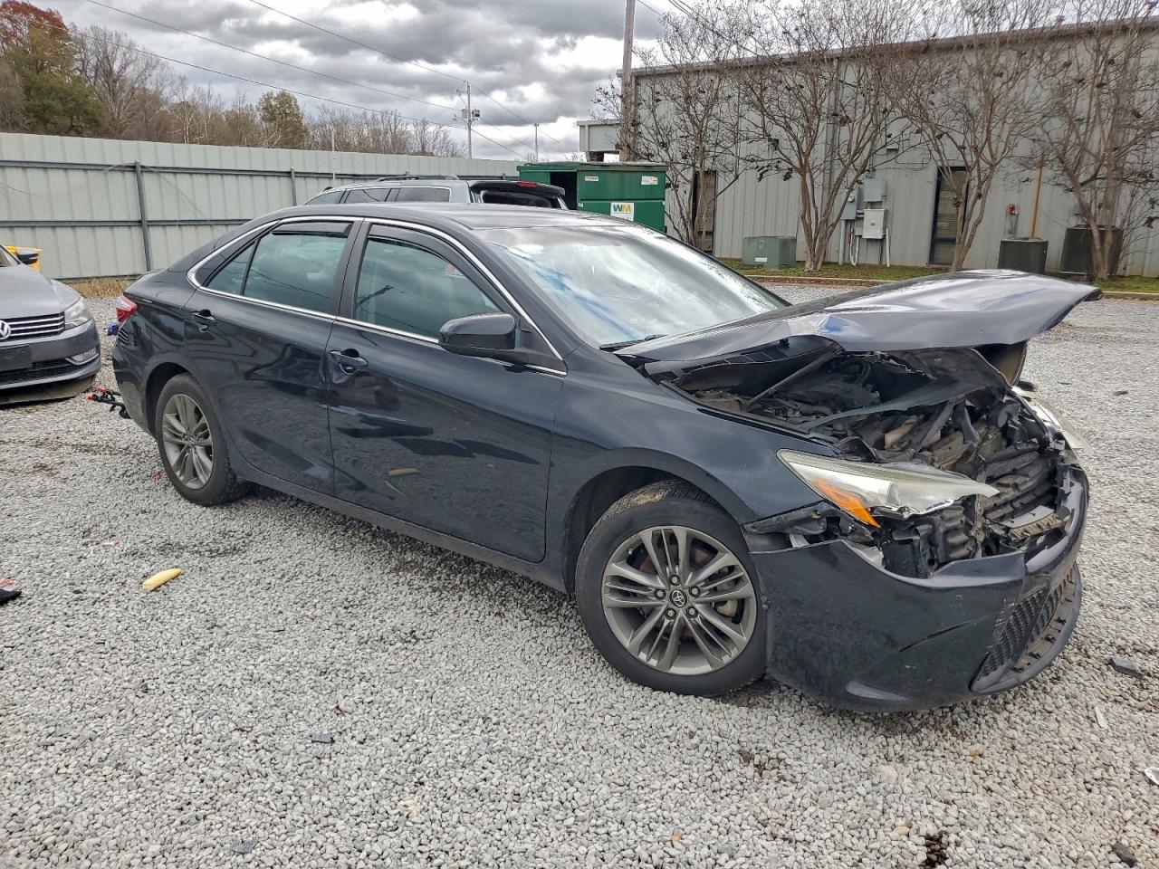 2017 TOYOTA CAMRY LE photo 4