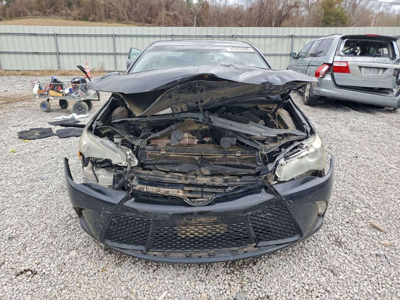 2017 TOYOTA CAMRY LE photo 5