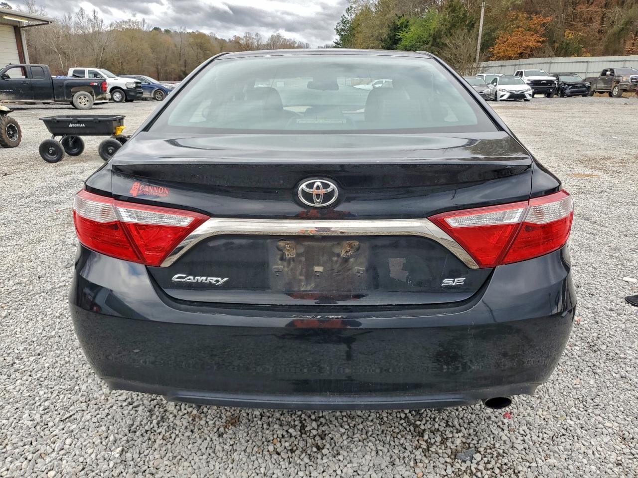 2017 TOYOTA CAMRY LE photo 6