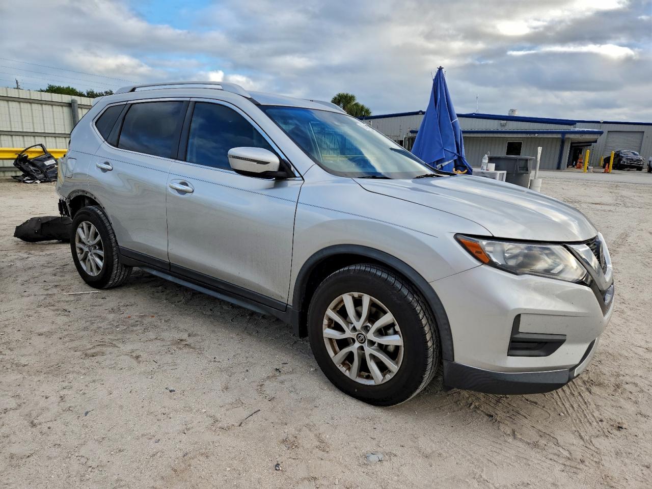 2019 NISSAN ROGUE S photo 4