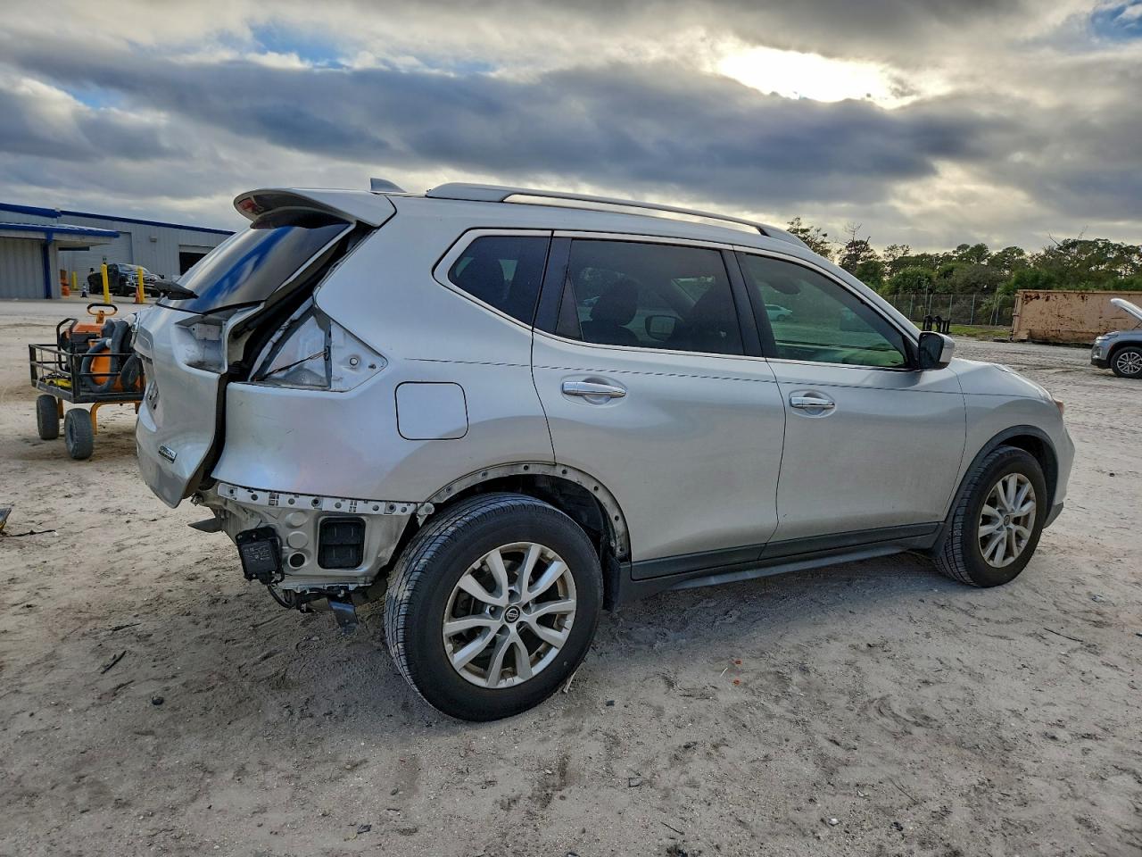 2019 NISSAN ROGUE S photo 3