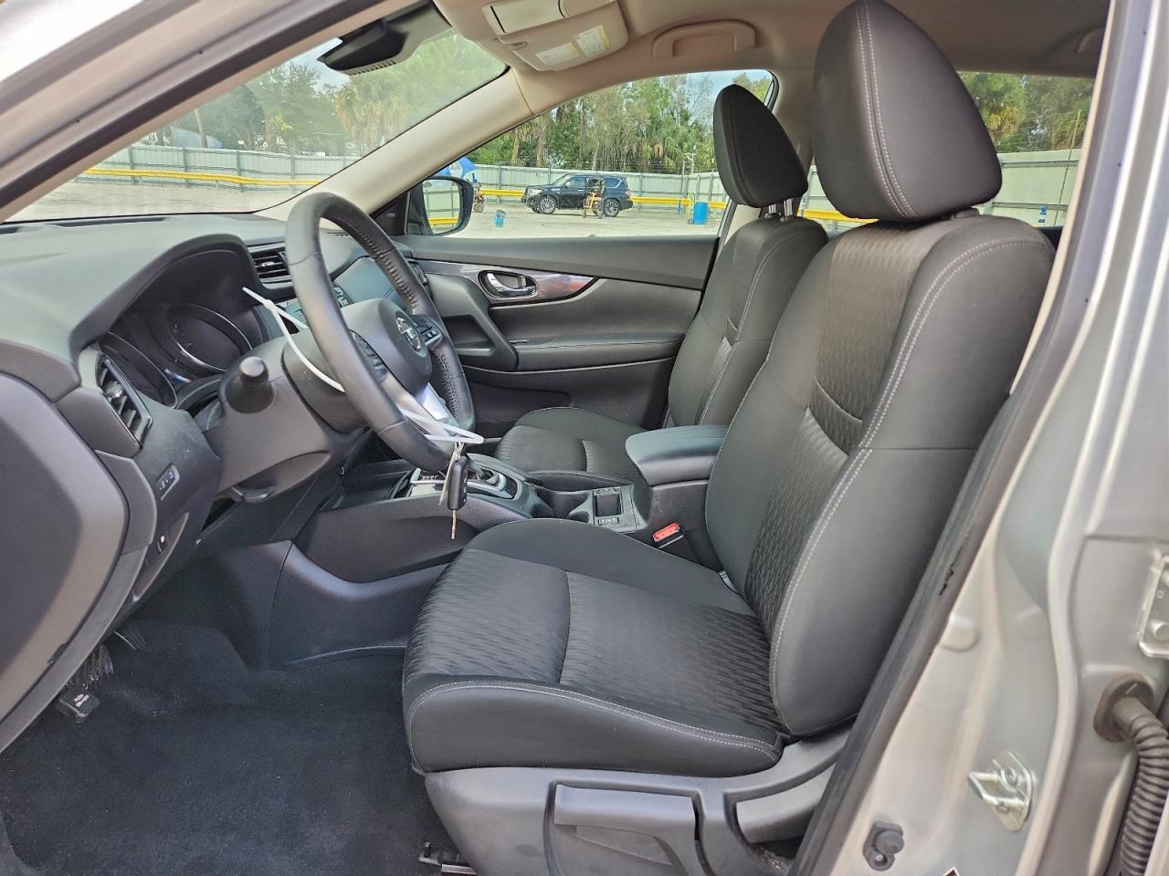 2019 NISSAN ROGUE S photo 7