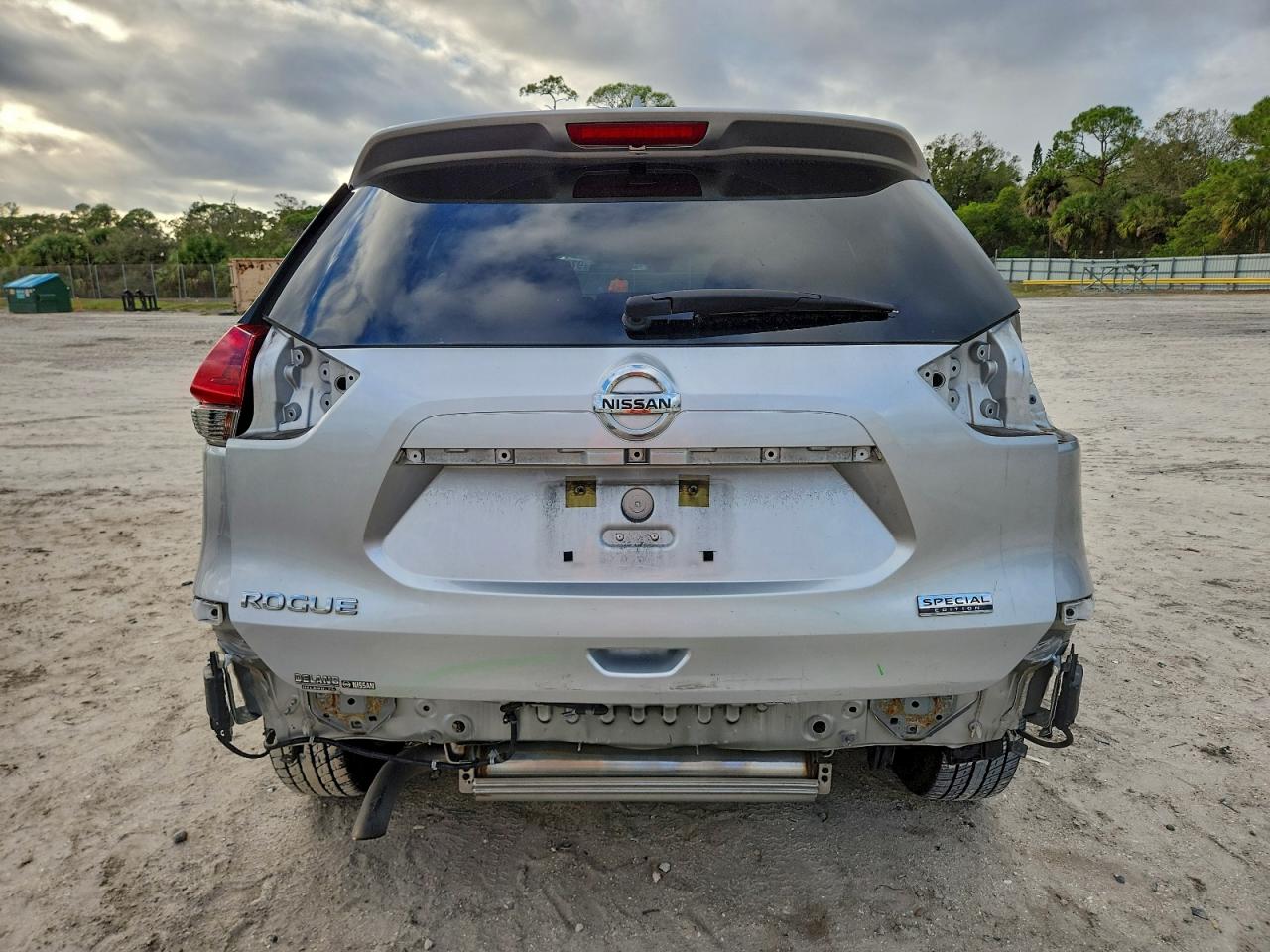 2019 NISSAN ROGUE S photo 6