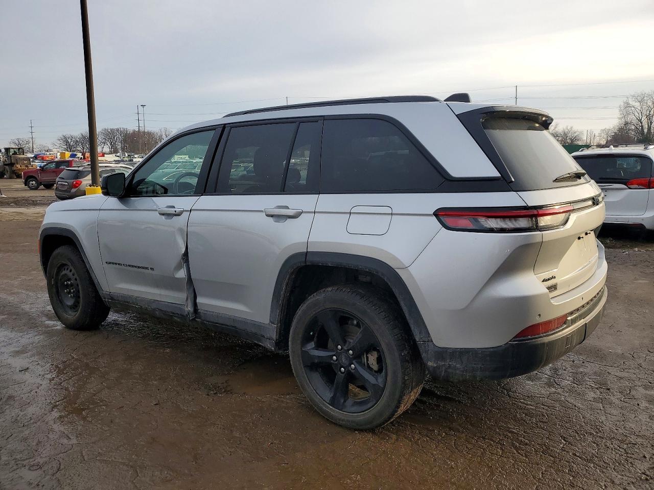 2024 JEEP GRAND CHEROKEE LIMITED photo 2